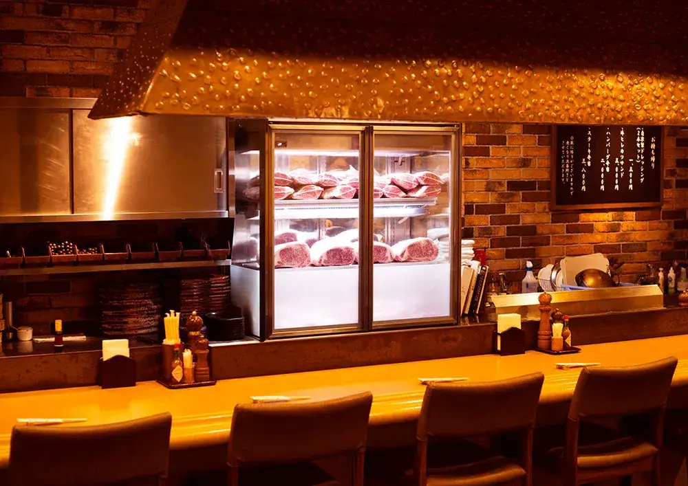 若手の見習いから中堅まで幅広く採用◎“豊後牛の名店”で技術も接客も身につく正社員募集☆