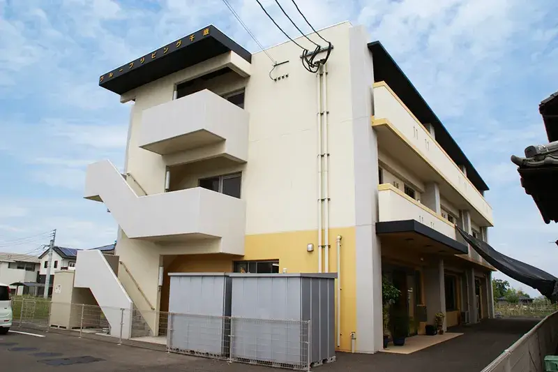 夜勤手当や皆勤手当あり☆働きやすさ抜群の介護スタッフ