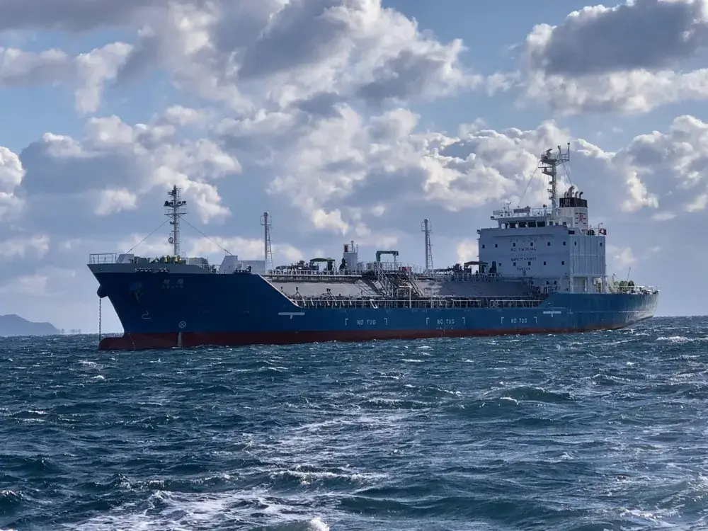 海の現場で本気のキャリアを。安定×高待遇の一機士募集